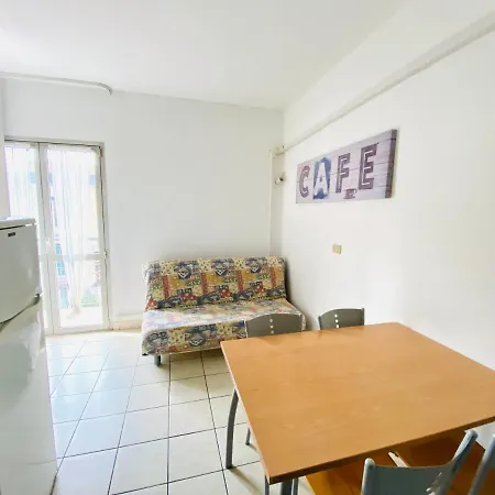 Augustus - Piazza Mazzini - Vicino Al Mare - Immobil Relax Апартаменты