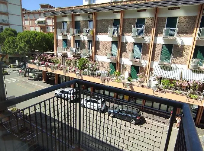 Augustus - Piazza Mazzini - Vicino Al Mare - Immobil Relax * 리도 디 예솔로